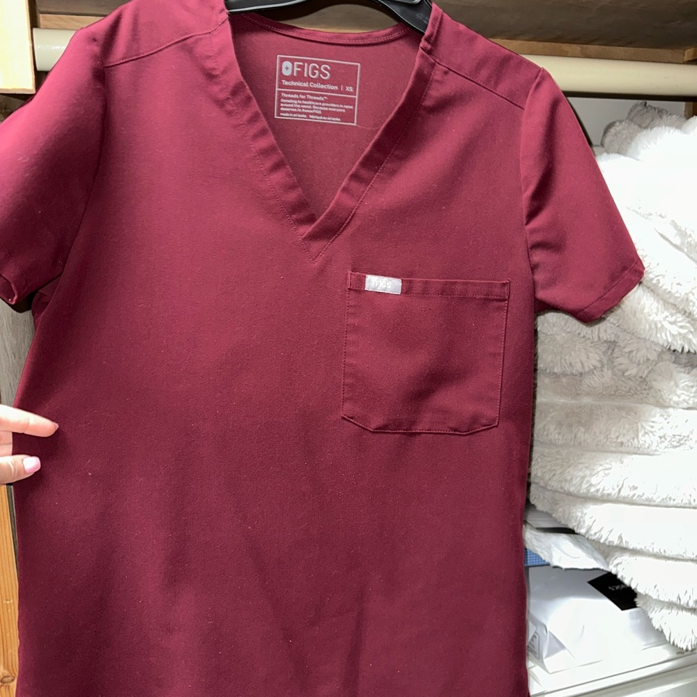 FIGS scrub cargo pants and scrub top WINE/Burgundy colored